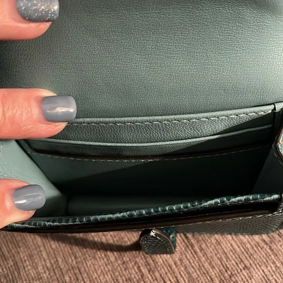 Mulberry leather coin pouch in green
Beautiful item and great quality - Picture 3 of 6